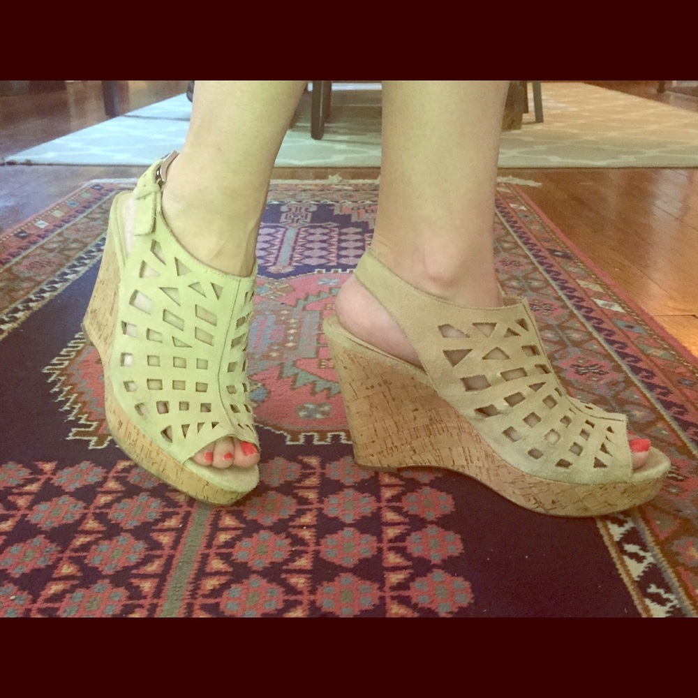 Franco Sarto tan cork wedges